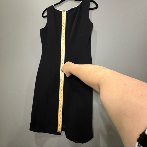 Bloomingdale’s Vintage black sleeveless sheath dress, Size 6, EUC‎ - Picture 7 of 8